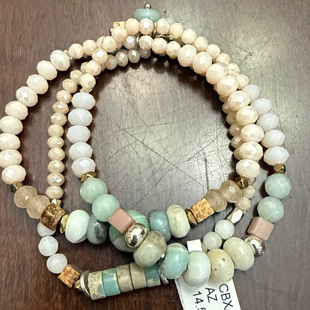 Anthropologie Beaded Stretch Stackable Bracelets Set!!🔥🔥🔥 - Picture 9 of 16